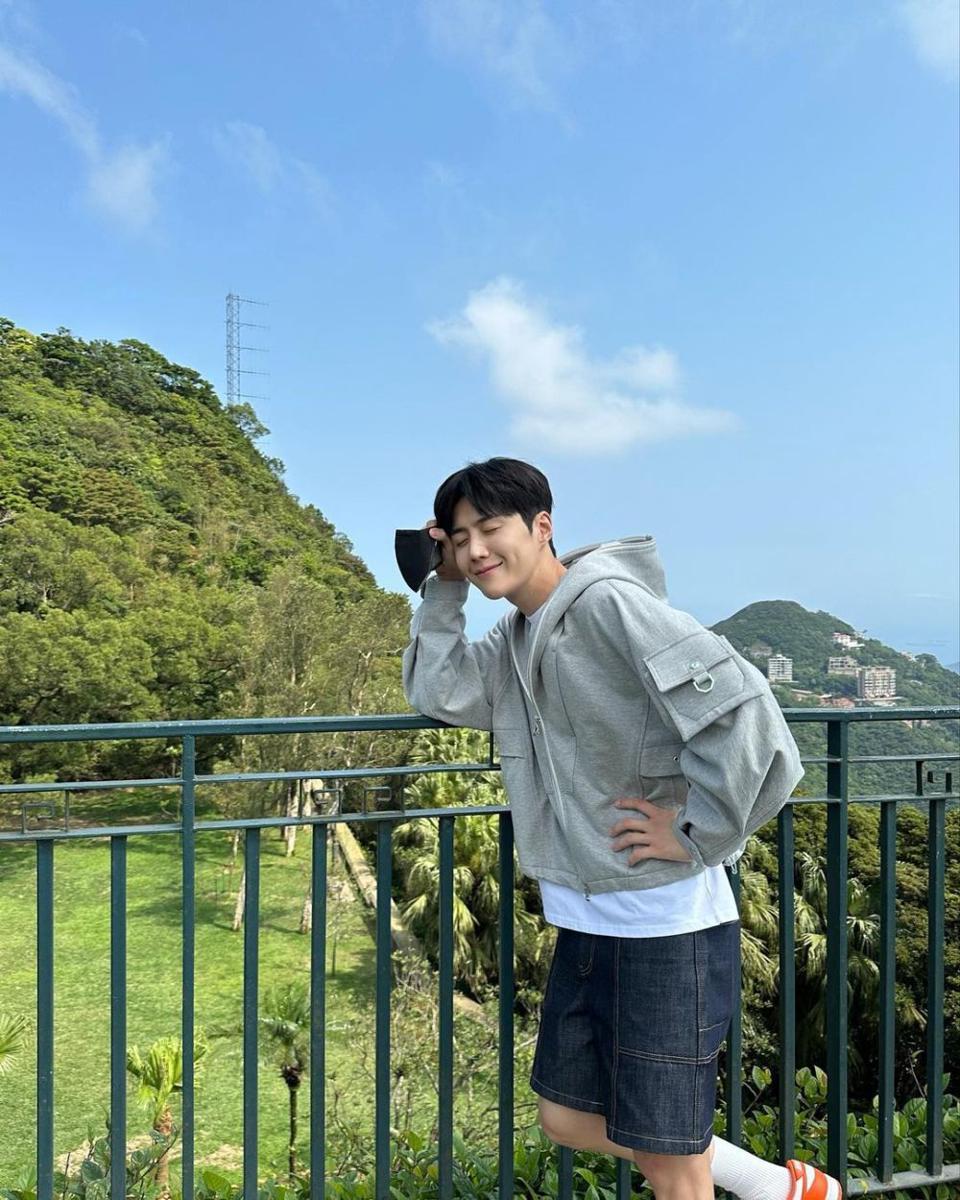 Ilustrasi foto selfie Kim Seon Ho ( instagram.com / seonho_kim)
