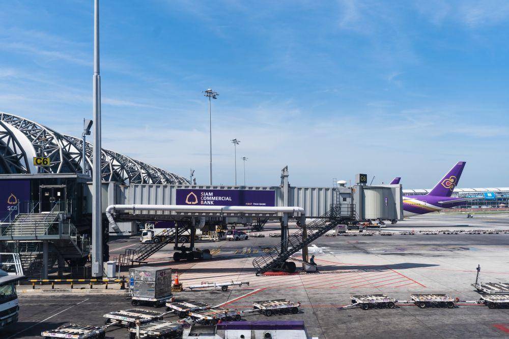 Potret pesawat di Suvarnabhumi International Airport, Bangkok (unsplash.com/thisismanta)