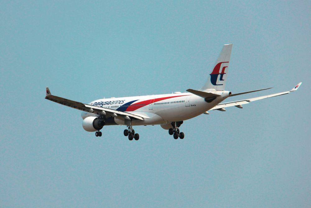 Potret pesawat maskapai Malaysia Airlines (unsplash.com/fasyahalim_)