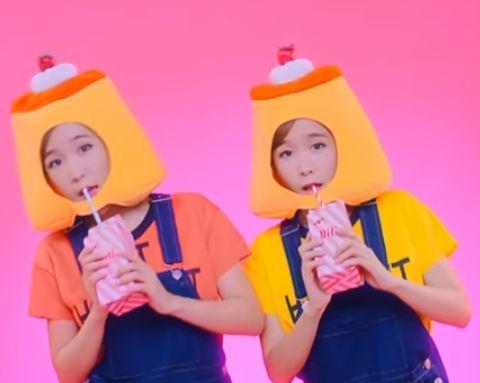 Potret member Crayon Pop ChoA dan Way membentuk sub-unit Strawberry Milk (youtube.com/CRAYON POP)