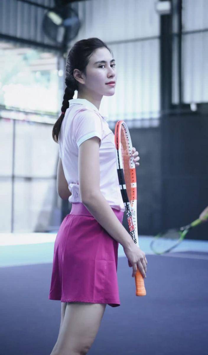 potret Syahnaz Sadiqah main tenis (instagram.com/syahnazs)
