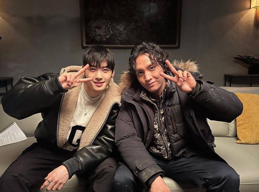Cha Eun Woo dan Choi Tae Joon di drama Island (instagram.com/eunwo.o_c)