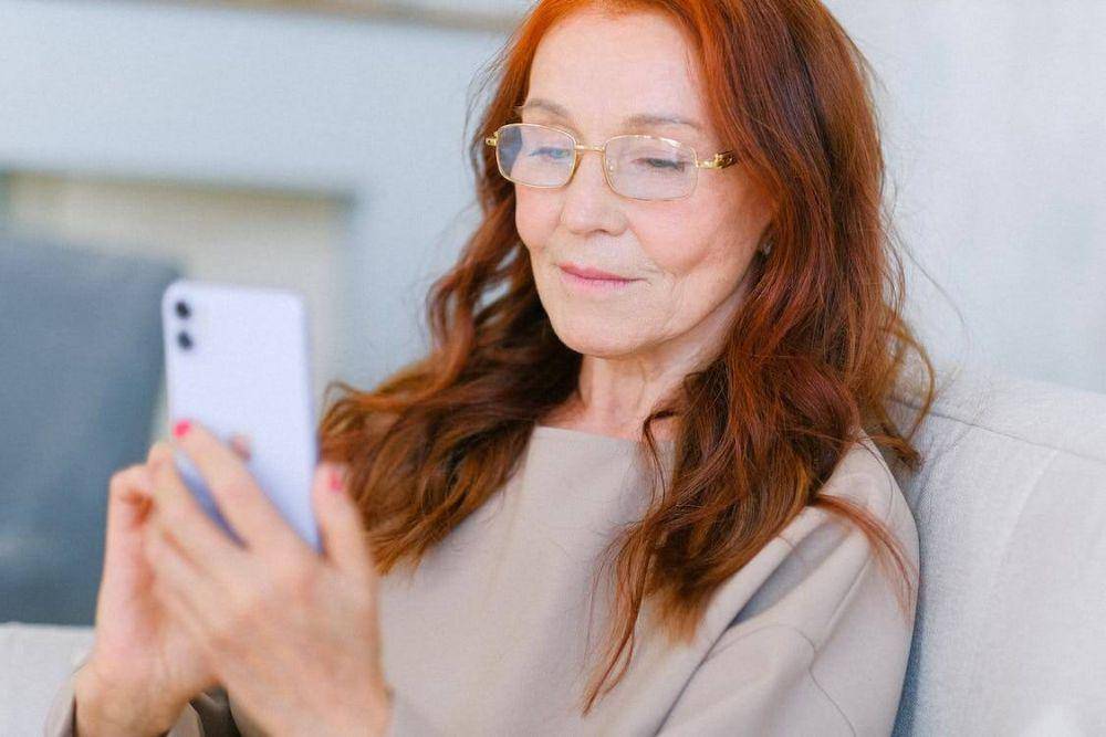 ilustrasi Empty Nest Syndrome (pexels.com/@shvetsa)