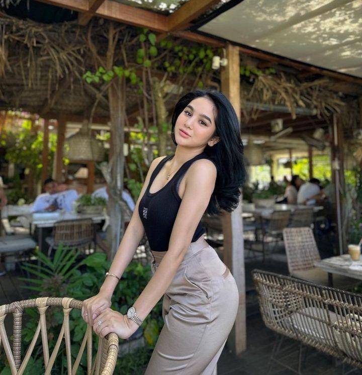 Hana hanifah (Instagram.com/hanaaaast)