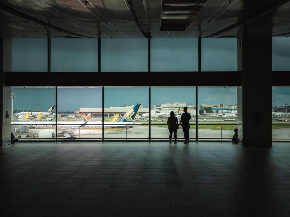 Potret pesawat di Changi International Airport, Singapura (unsplash.com/shawnanggg)