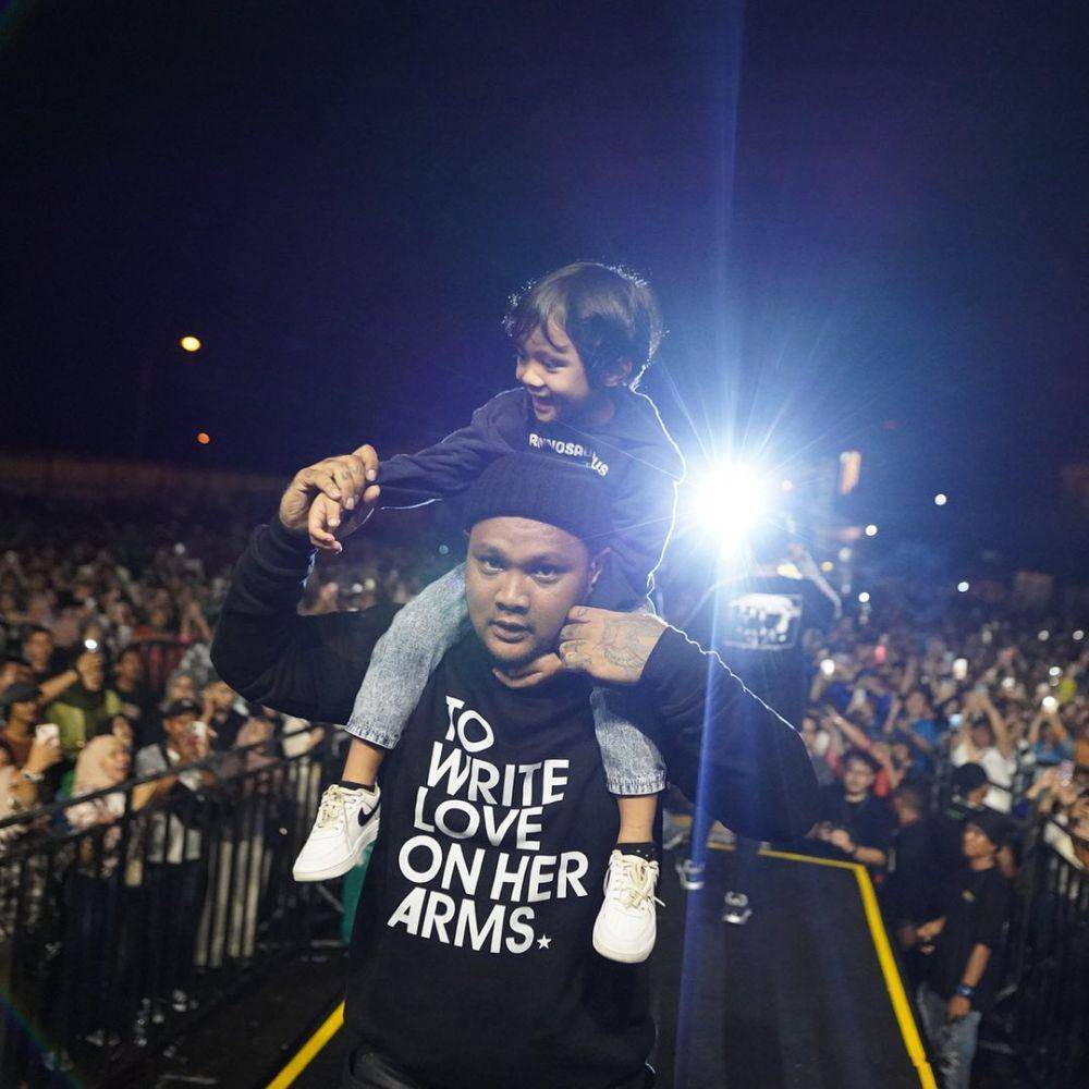 potret Virgoun dan buah hati (instagram.com/virgoun_)