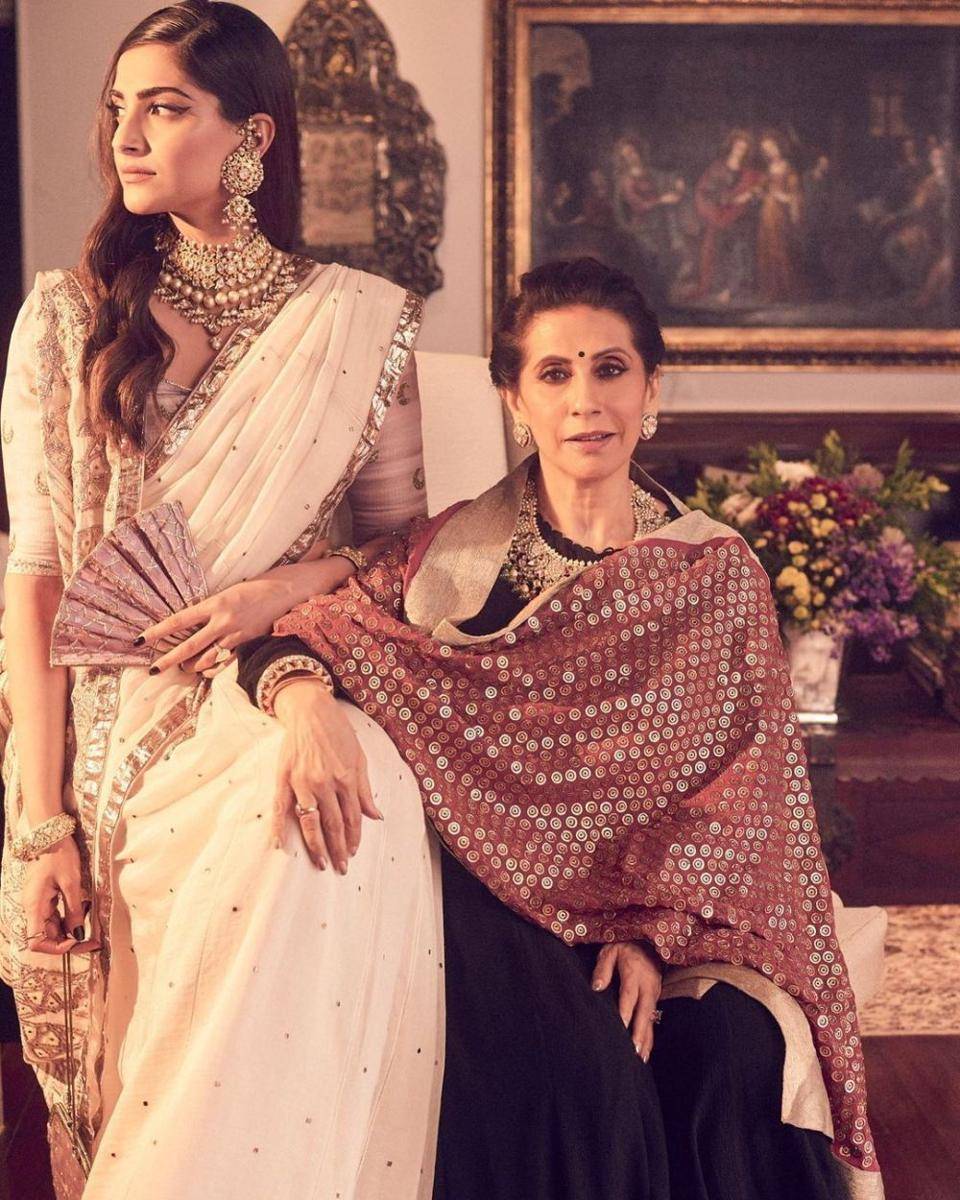 Sonam Kapoor dan mama (instagram.com/sonamkapoor)