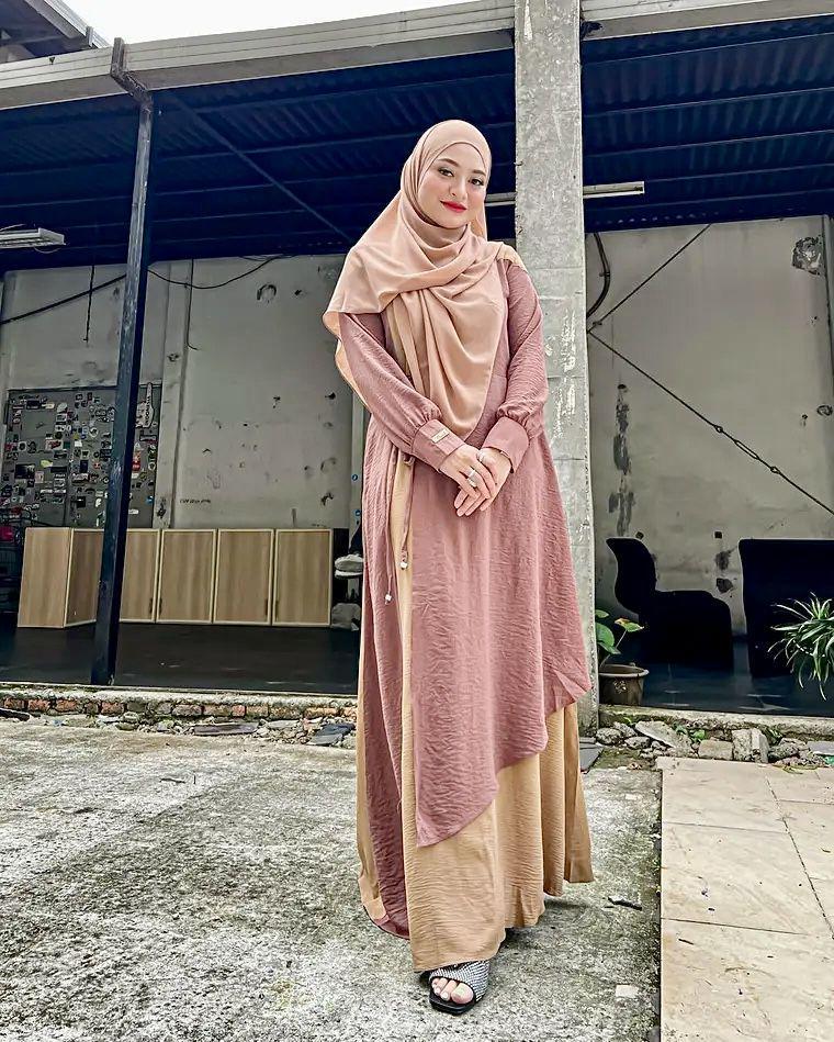 OOTD hijab (instagram.com/nathalieholscher)