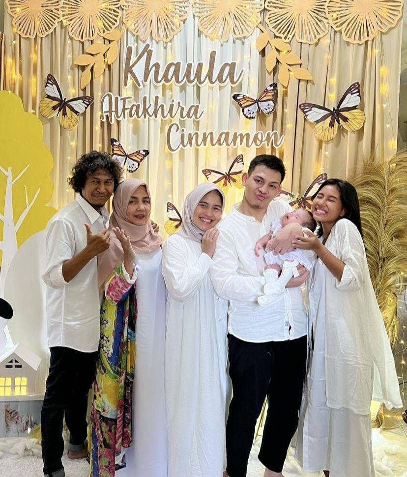 keluarga Shenina Cinnamon (instagram.com/shenacinnamon)