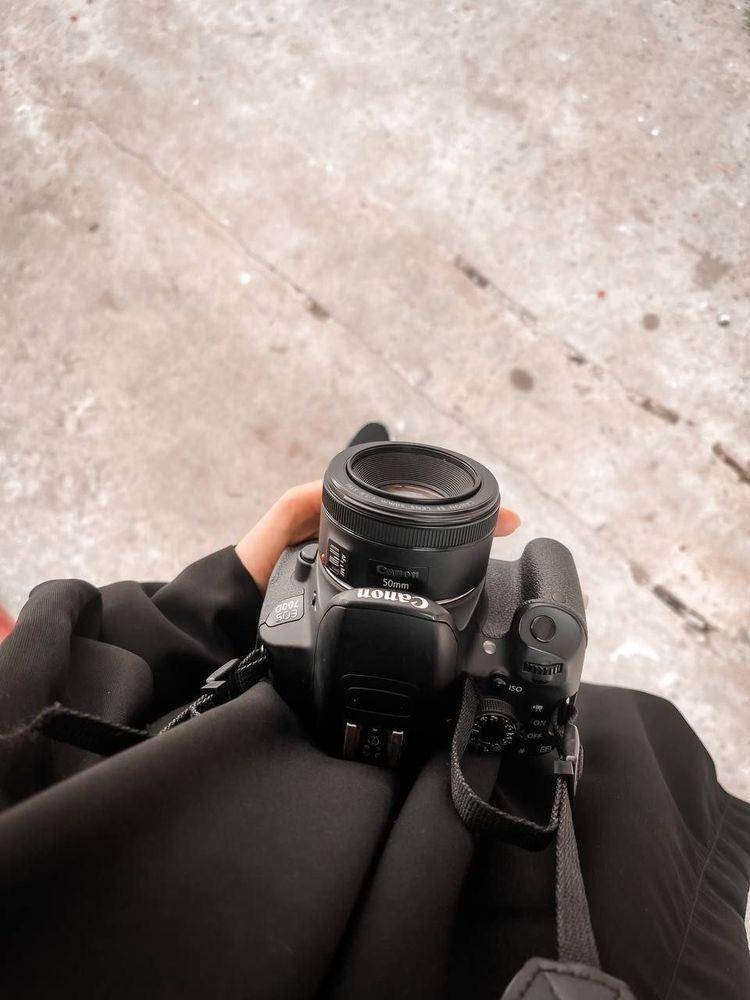 Inspirasi foto profil WA keren buat cowok fotografer (pinterest.com)
