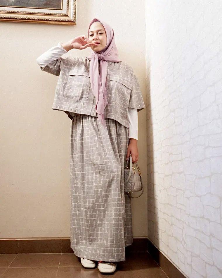 OOTD hijab (instagram.com/ninazatulini22)