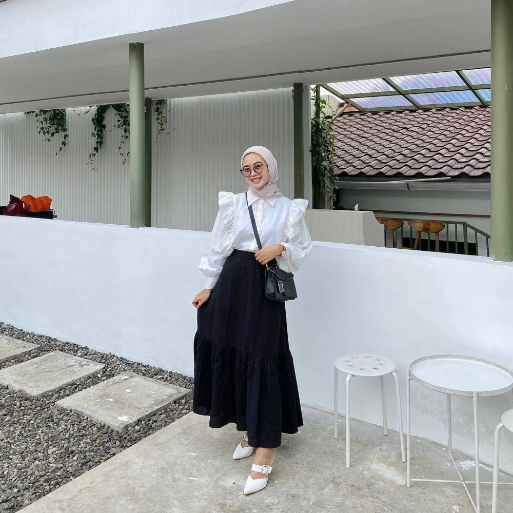 OOTD interview kerja (instagram.com/ayufuziantii)