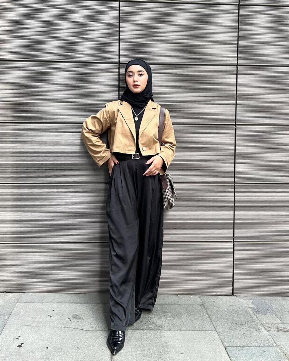 OOTD interview kerja (instagram.com/mitaslwnda)