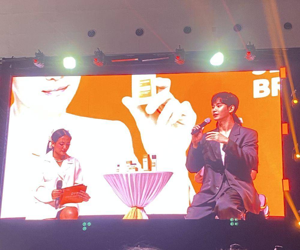 potret Kim Soo Hyun di acara fan meeting (Dok. Alaya Vrida)