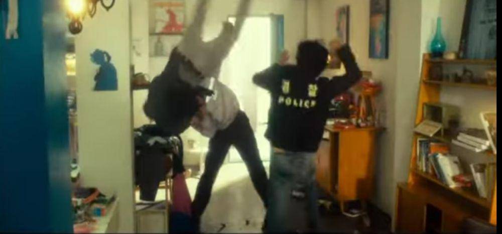 cuplikan scene film Runaway Cop (YouTube.com/CJ ENM)
