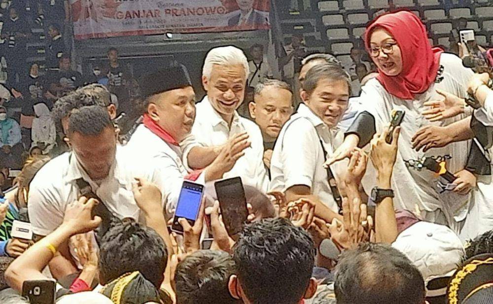 Ganjar Pranowo bersama relawan (IDN Times/Istimewa)