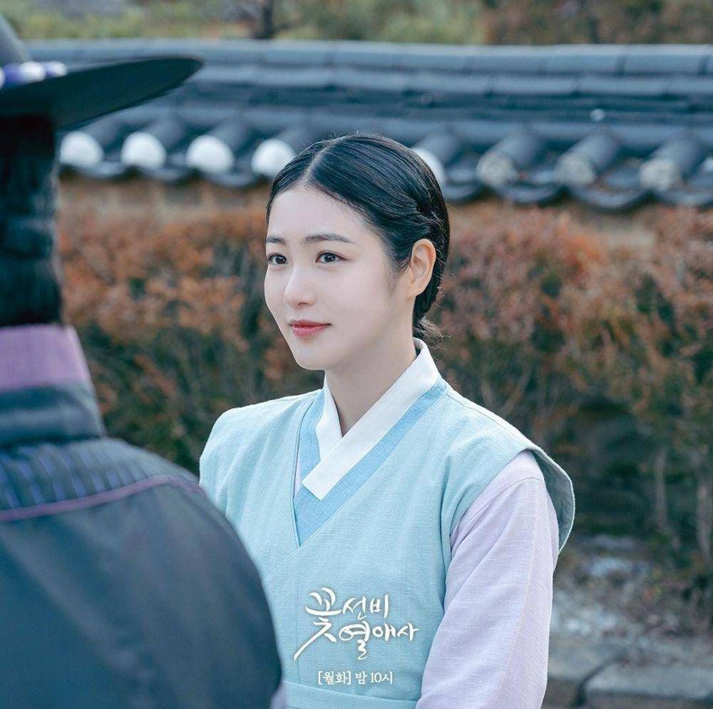 Shin Ye Eun di drama The Secret Romantic Guesthouse (instagram.com/sbsdrama.official)