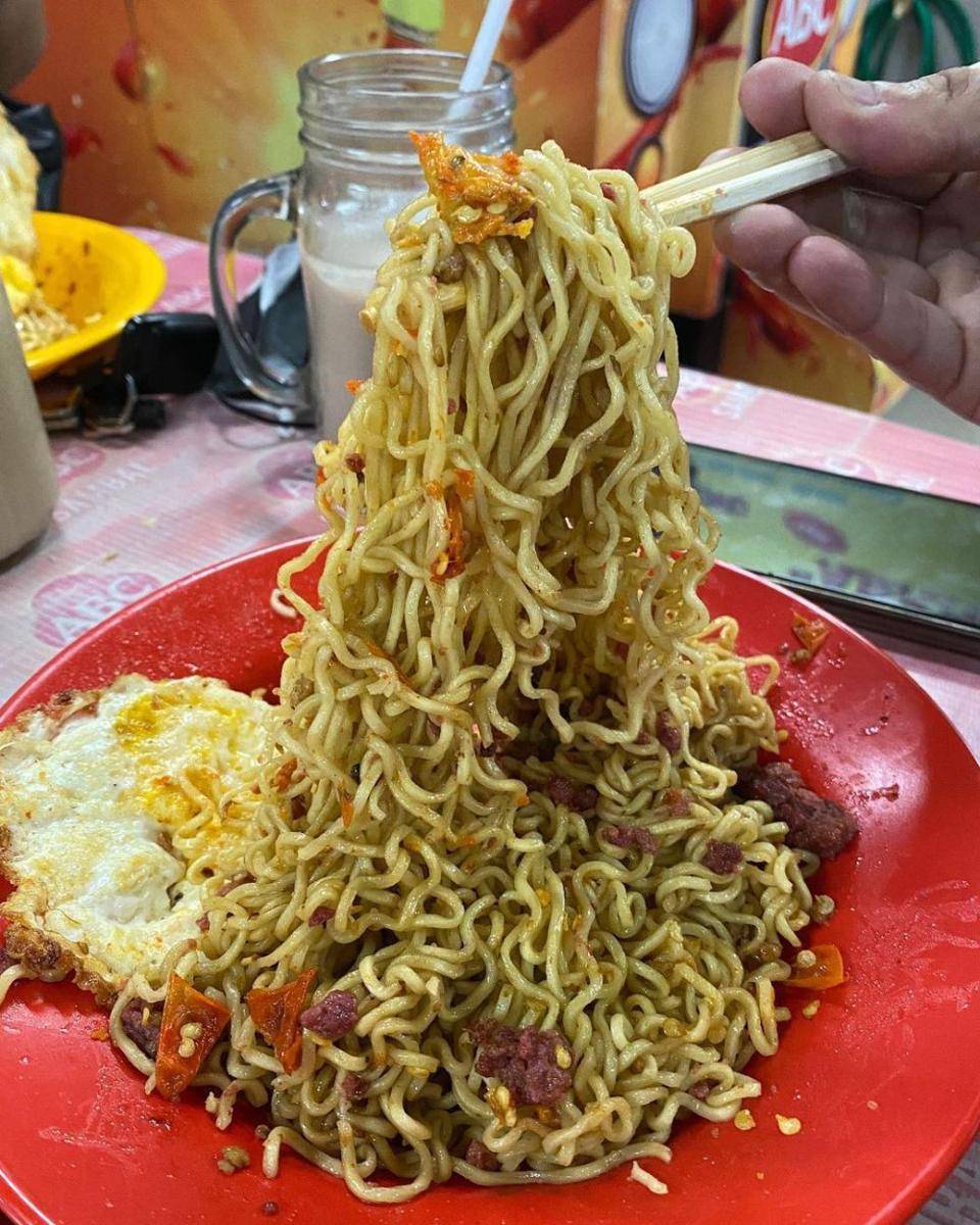 indomie Warmindo Abang Adek (instagram.com/desykurniawan)