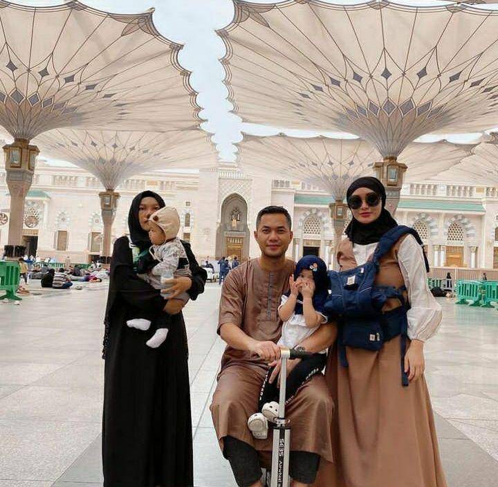potret Zakia Gotik dan keluarga umrah (instagram.com/zaskia_gotix)