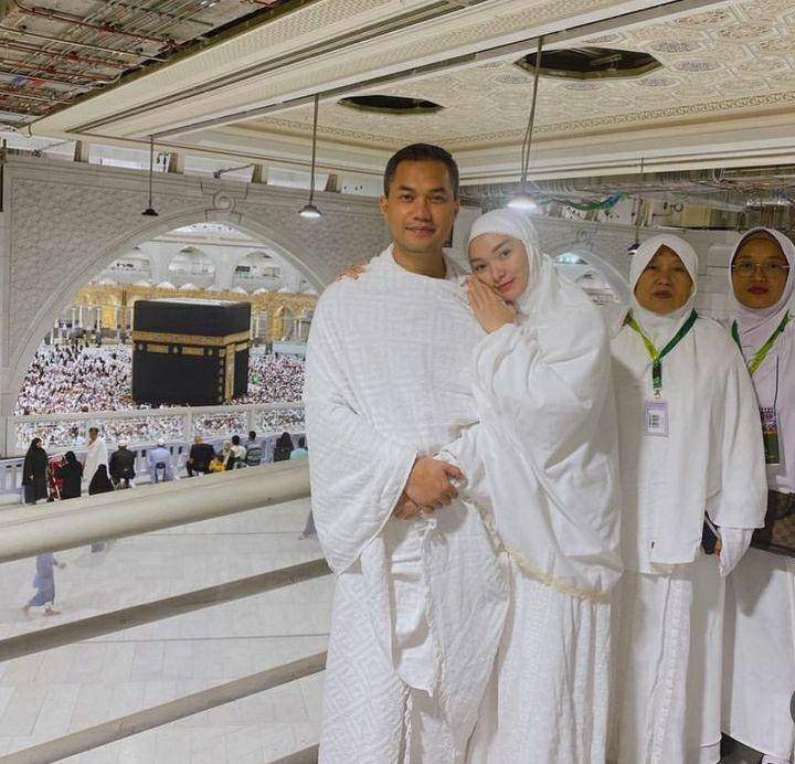 potret Zaskia Gotik dan keluarga umrah (instagram.com/zaskia_gotix)