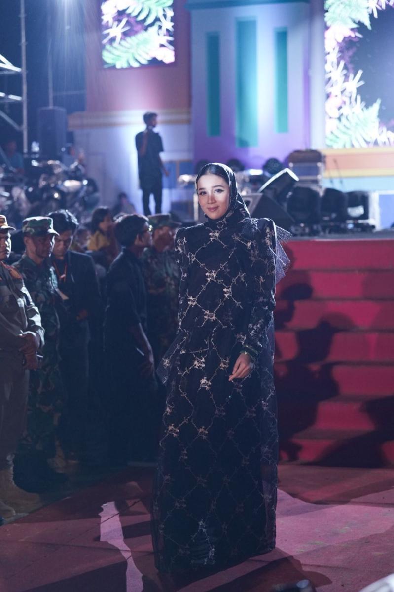 Koleksi Eksklusif Anggrek Sorume dari Mandjha Hijab (dok. Panggung Pameran HUT ke-59 SULTRA)