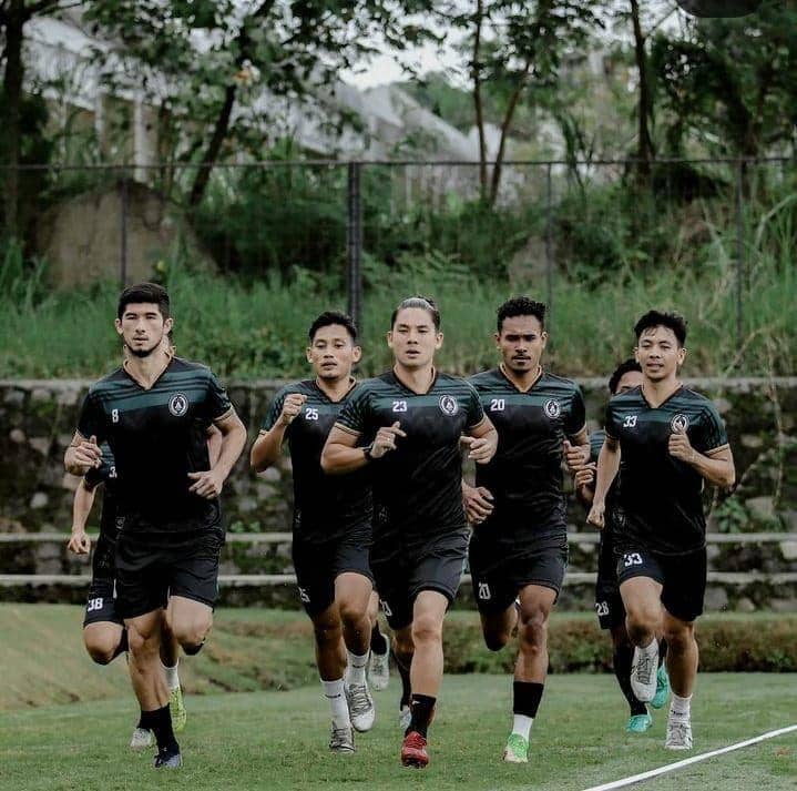 Latihan fisik PSS Sleman jelang kompetisi 2023/2024.(Instagram/pssleman)