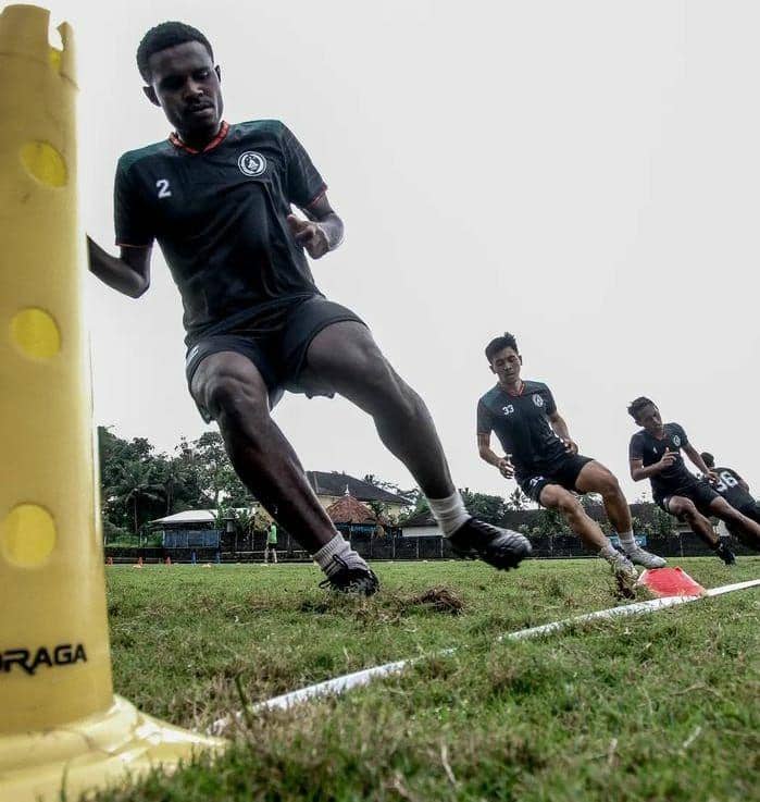 Latihan fisik PSS Sleman jelang kompetisi 2023/2024.(Instagram/pssleman)