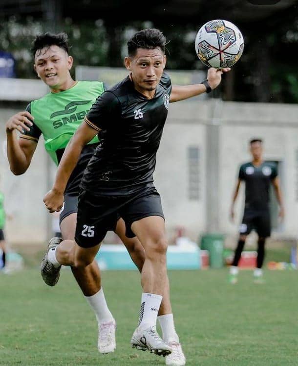 Latihan fisik PSS Sleman jelang kompetisi 2023/2024.(Instagram/pssleman)