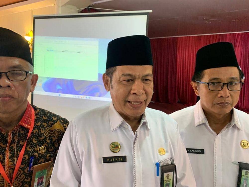 Kepala Kanwil Kemenag Balam, Makmur. (IDN Times/Rohmah Mustaurida)