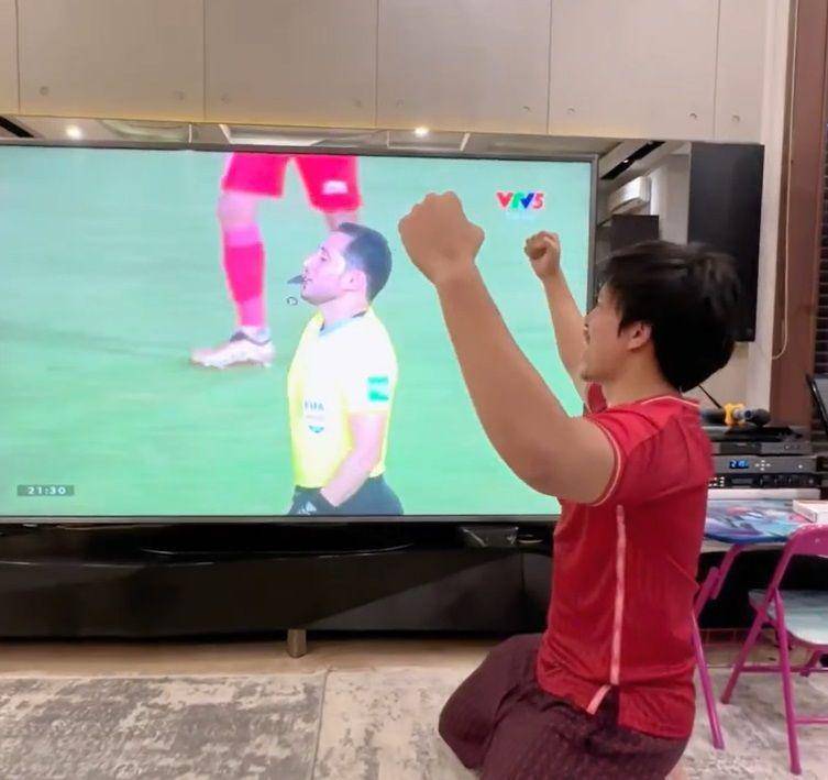 potret Atta Halilintar kena prank wasit final sepak bola SEA Games 2023 (instagram.com/attahalilintar)