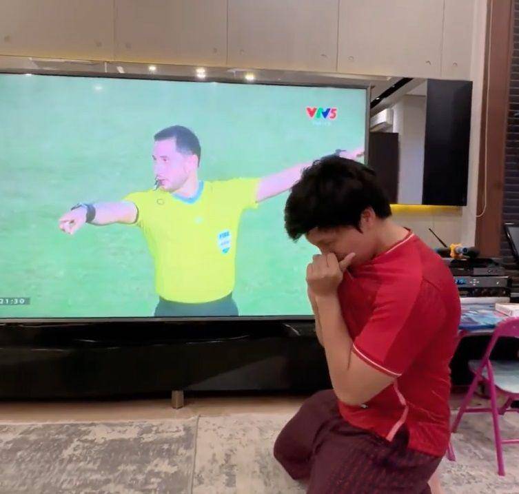 potret Atta Halilintar kena prank wasit final sepak bola SEA Games 2023 (instagram.com/attahalilintar)