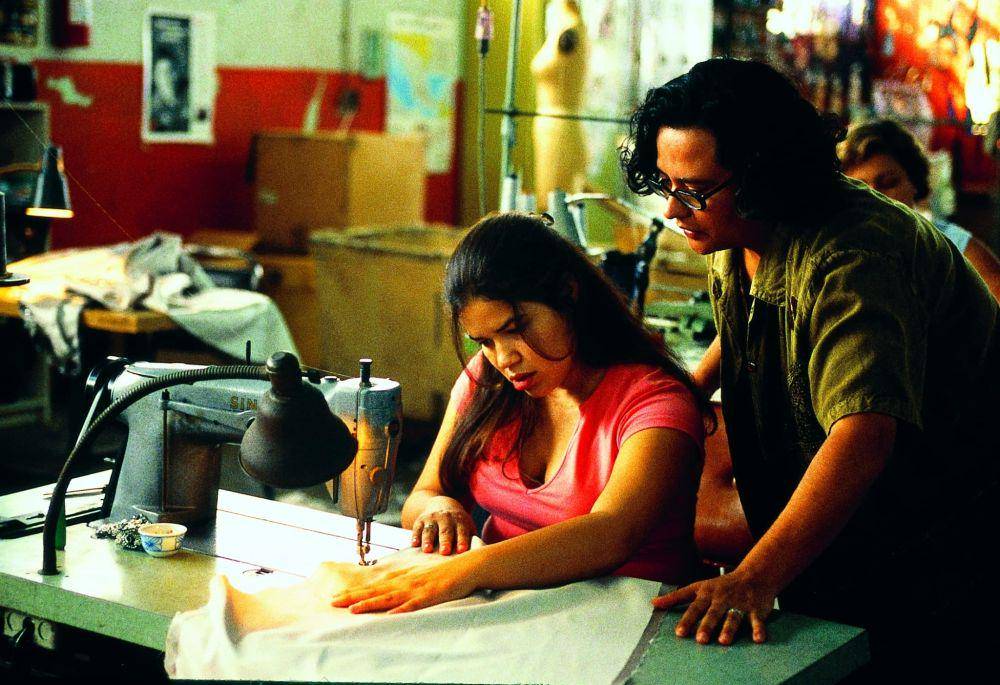 cuplikan film Real Women Have Curves (dok. Newmarket Films/Real Women Have Curves)