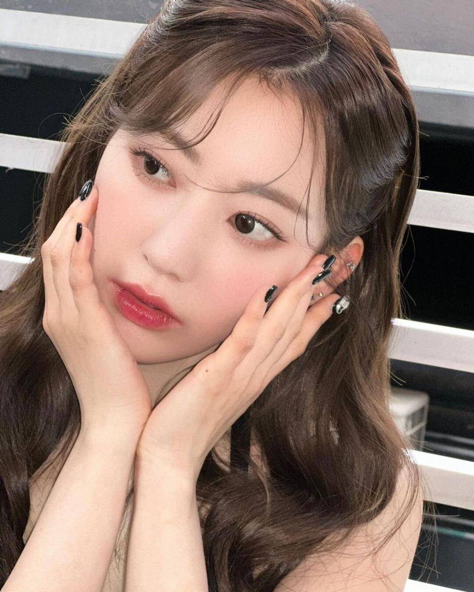 Sakura LE SSERAFIM (instagram.com/39saku_chan)