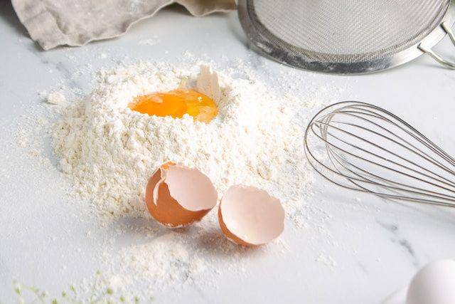 gambar bahan membuat klepon cake (unsplash.com/Natallia Nagorniak)