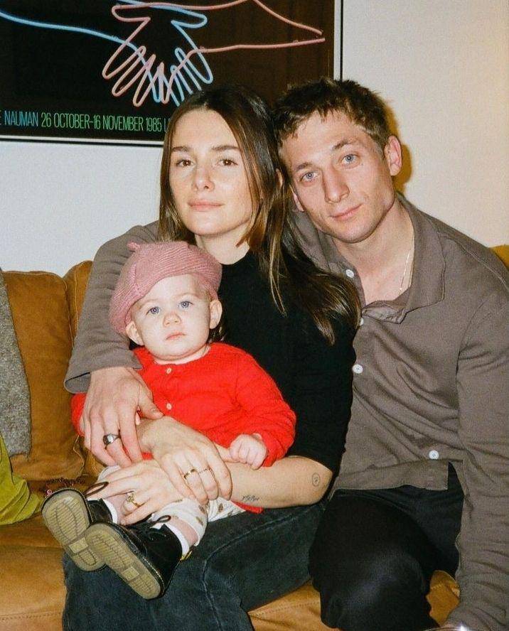 potret Jeremy Allen White, Addison Timlin, dan sang anak (instagram.com/addison.timlin)