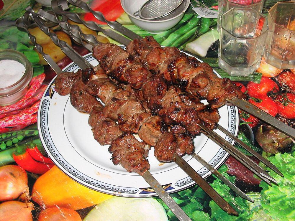 ilustrasi shashlik (commons.wikimedia.org/Игоревич)