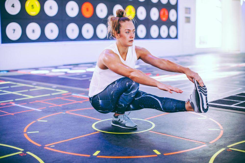 ilustrasi squat satu kaki (unsplash.com/Pavigym Prama)