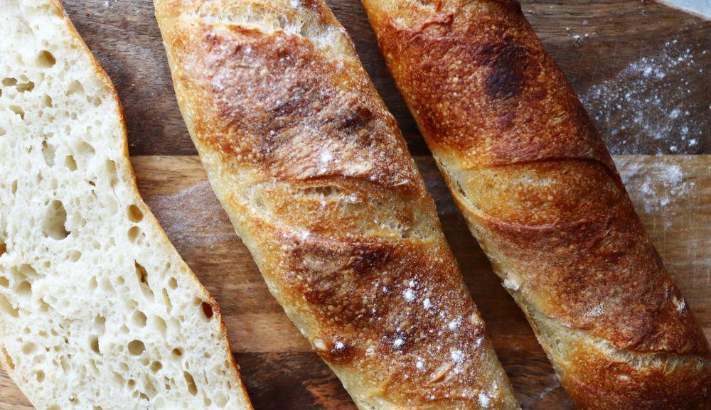 ilustrasi baguette (unsplash.com/@nastasiko)