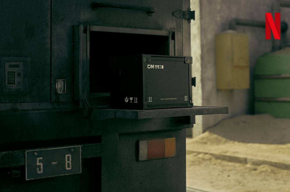 cuplikan scene Black Knight (instagram.com/netflixkr)