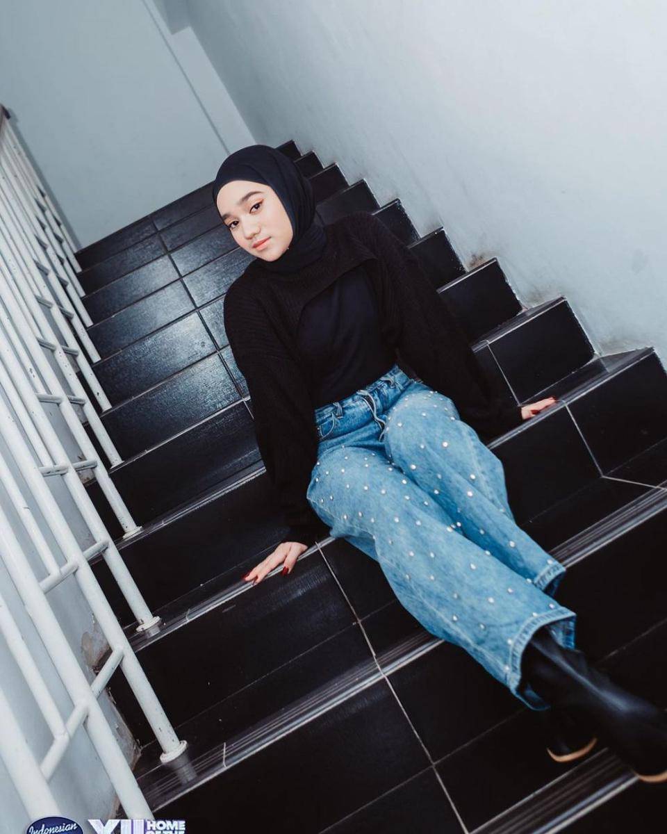 potret outfit unik Nabila Taqiyyah (instagram.com/Nabila Taqiyyah)