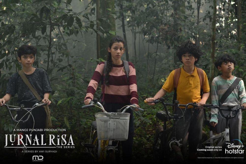 Perbedaan dan Persamaan antara Series Jurnal Risa dan Novelnya