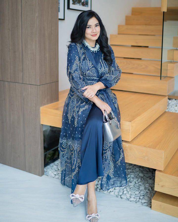 Dress Titi Kamal (instagram.com/titi_kamall)