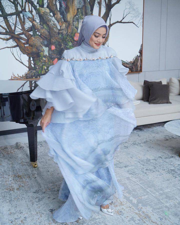 Dress Titi Kamal (instagram.com/titi_kamall)