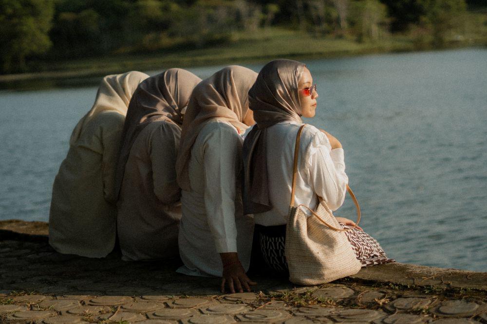 ilustrasi berkumpul bersama sahabat (unsplash.com/Umar ben)