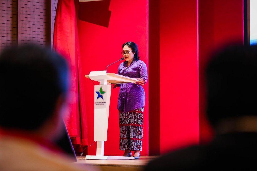 Menteri Pemberdayaan Perempuan dan Perlindungan Anak (PPPA), Bintang Puspayoga dalam agenda Kartini Digital "Perempuan Indonesia Berdaya di Dunia Digital" yang diadakan di Perpustakaan Nasional, Jakarta Pusat, Selasa (16/5/2023). (dok. KemenPPPA)