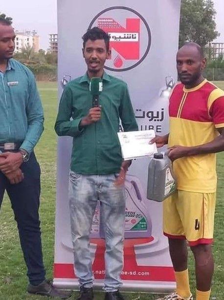 hadiah penghargaan pemain terbaik (twitter.com/trollfootball)
