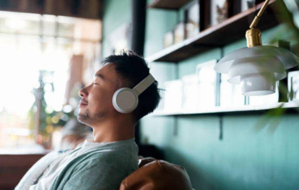 ilustrasi pria yang tenang (istockphoto.com/AsiaVision)
