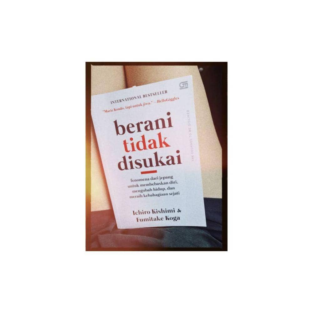 rekomendasi buku Dinda Kanya (instagram.com/@dindakanyaa)