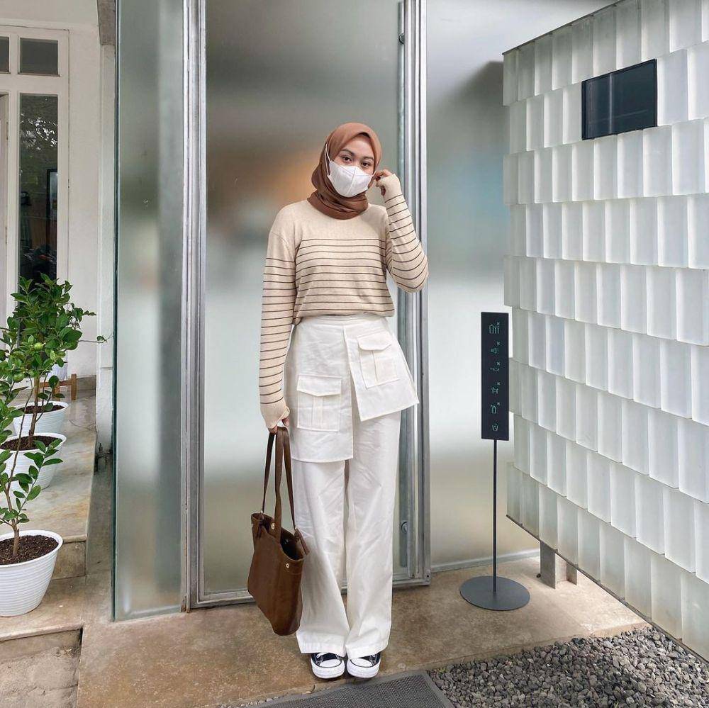 padu padan outfit dengan knitwear ala Adzara Afifah (instagram.com/adzraafifah)