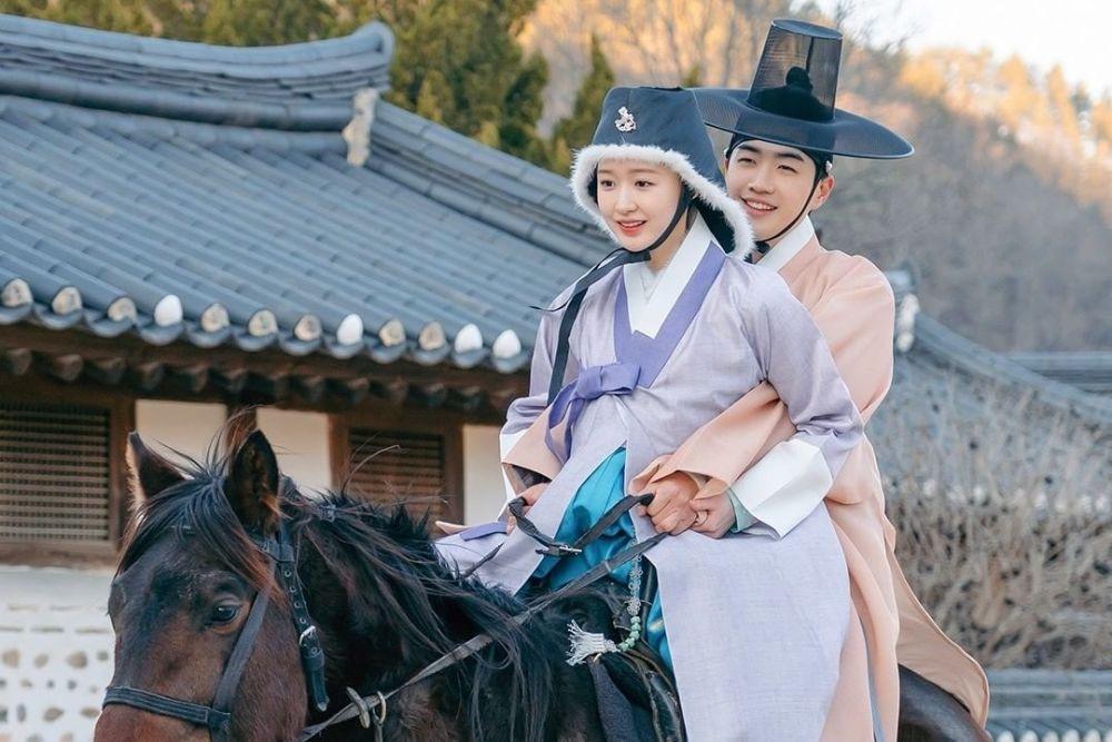 7 Momen Manis Kim Shi Yeol-Yoon Hong Joo di Secret Romantic Guesthouse